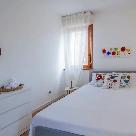Day-all House - In Centro Free-wifi アパート オリスターノ